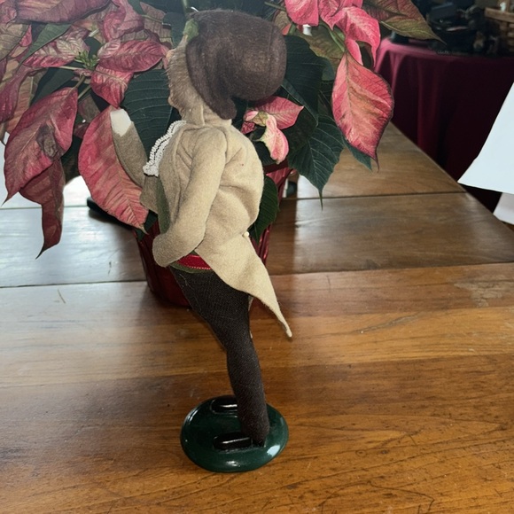 1997 Byers Choice Ltd. marked The Carolers 12” male figure in Victorian attire - Picture 3 of 8